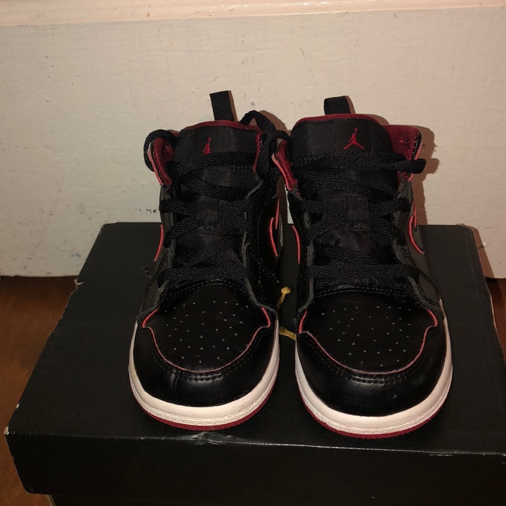 Pre owned Jordan retro